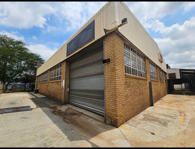 1,880M² WAREHOUSE TO LET IN MEADOWDALE